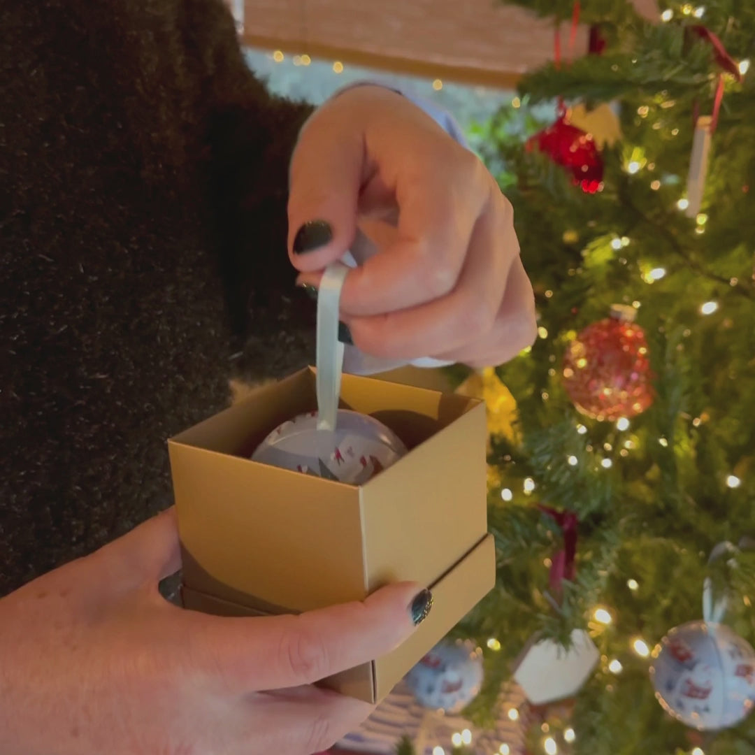 Weihnachtskugel mit 5 Pralinen